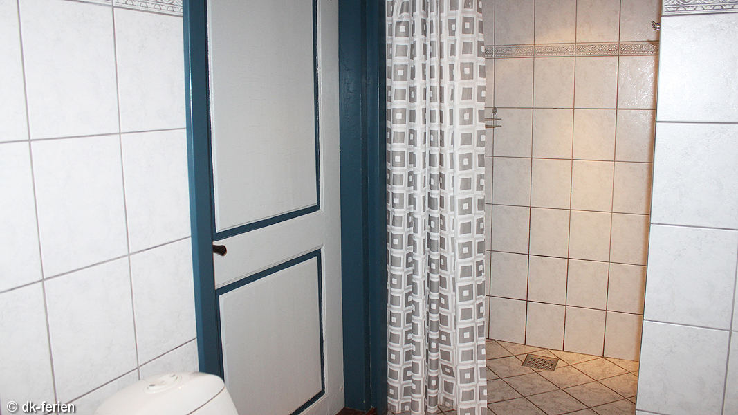 Badezimmer in Helles Hus