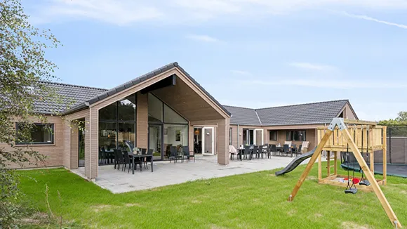 Außenansicht von Folden Poolhus