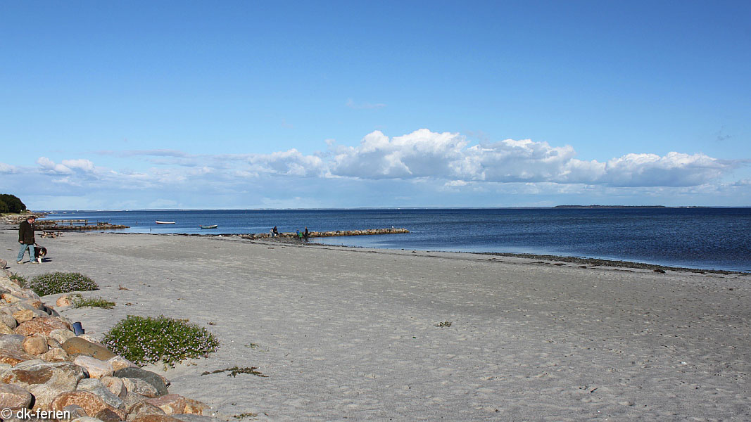 Strand in der Nähe von Hejlsminde Bjælkehus