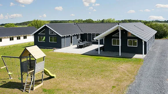 Außenansicht von Strandbakken Poolhus