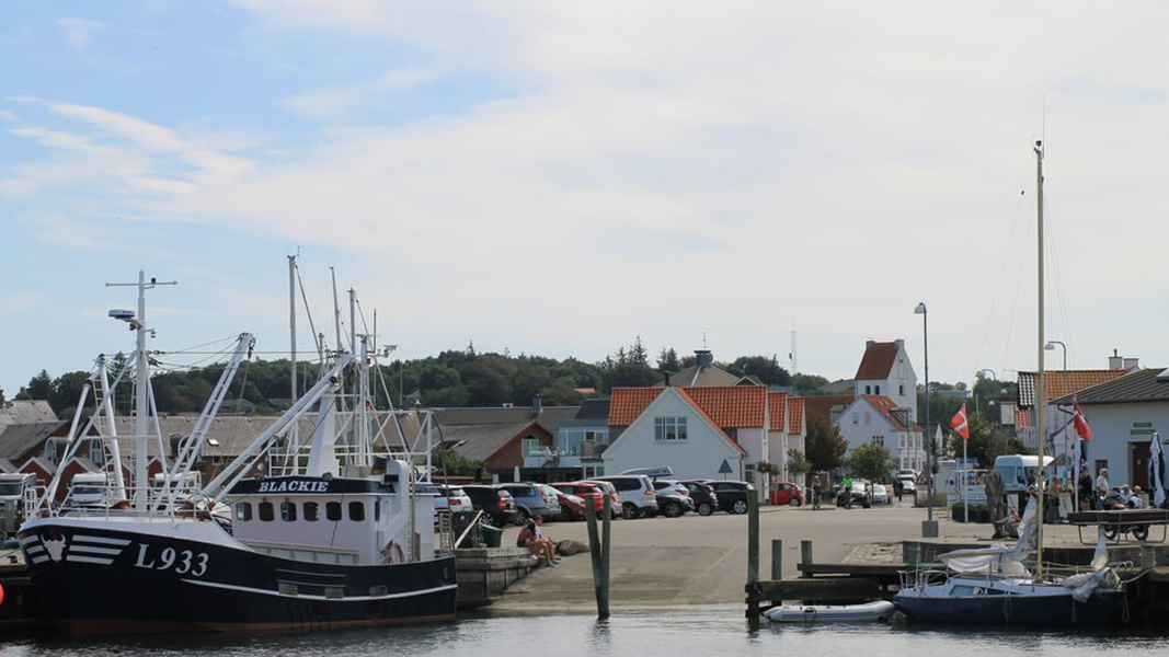 Hafen in der Nähe von Ahorn Poolhus