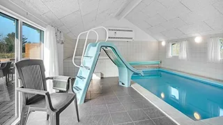 Pool in Helis Hus