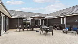 Terrasse von Kajholm Poolhus