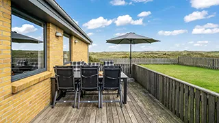 Terrasse von Feriehus Lild Strand