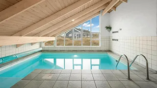 Pool in Poolhus Traditionell