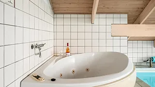 Whirlpool in Poolhus Traditionell