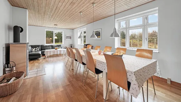 Essbereich in Frøstrup Poolhus