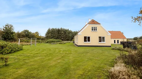 Grundstück von Frøstrup Poolhus