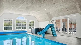 Pool in Beachvolleyhus Husby