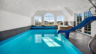 Pool in Stråtag poolhus