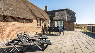 Terrasse von Stråtag poolhus