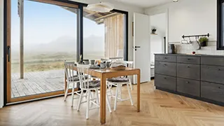 Essbereich in Sommerhus midt i klitterne