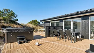 Terrasse von Poolhus i klitterne