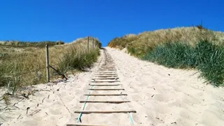 Strand in der Nähe von Trolde Aktivhus