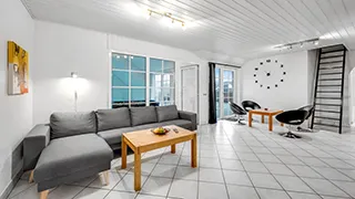 Wohnzimmer von Brunbjerg Poolhus