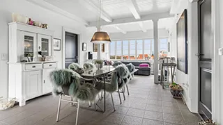 Essbereich in Loft under strå