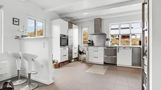 Küche in Loft under strå