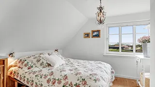 Schlafzimmer in Loft under strå