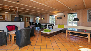 Wohnzimmer von Stribsø Poolhus