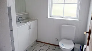 Badezimmer in Degnevangen Poolhus
