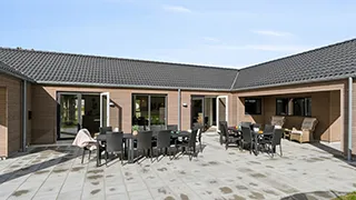 Terrasse von Folden Poolhus
