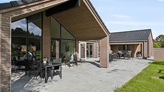 Terrasse von Folden Poolhus