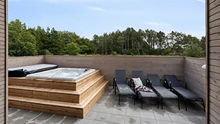 Terrasse von Folden Poolhus