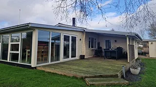 Terrasse von Feriehus Vemmingbund
