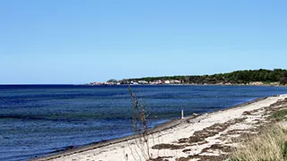 Strand in der Nähe von Skiften Poolhus