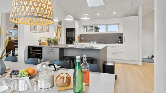 Küche in Poolhus Strandkrogen