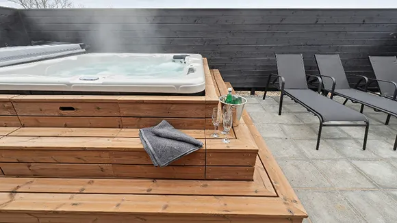 Außenwhirlpool  Fyn i ro aktivhus