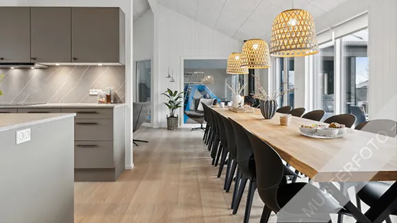 Essbereich in Kurve Poolhus