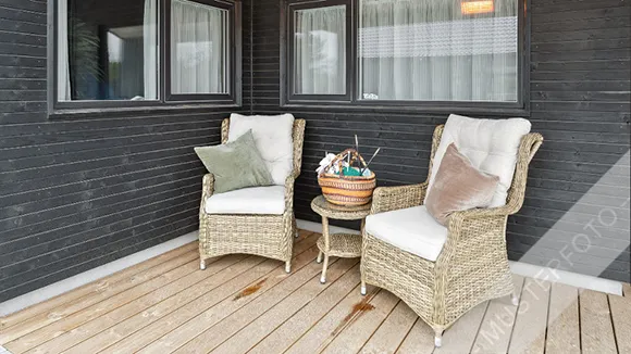 Terrasse von Kurve Poolhus