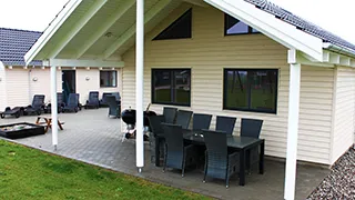 Terrasse von Pilevænget Hus