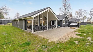 Solsikke Poolhus außen