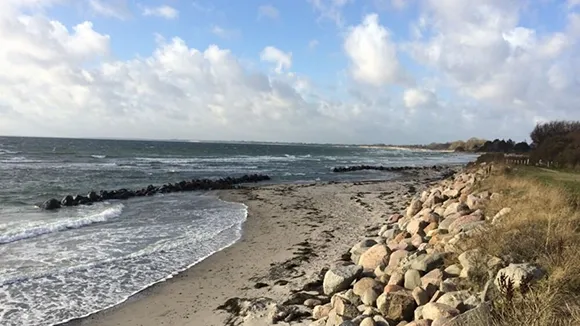 Strand in der Nähe von Thorsvang Poolhus