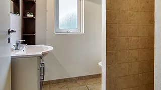 Badezimmer in Sortspætte Aktivhus