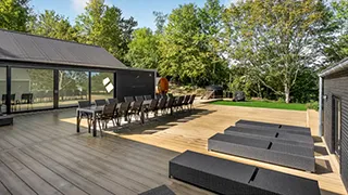 Terrasse von Helsinge Poolhus