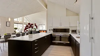 Küche in Højbro Poolhus