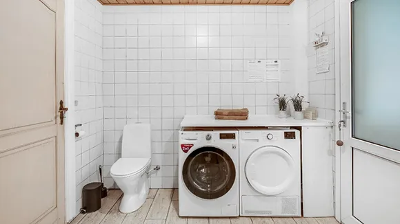 Badezimmer in Poolhus Brande