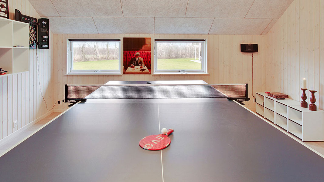 Tischtennisplatte  Arnis Poolhaus