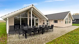 Arnis Poolhaus außen