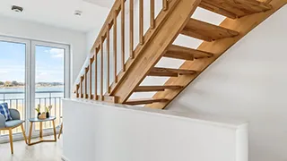 Treppe in Hyggehaus am Hafen