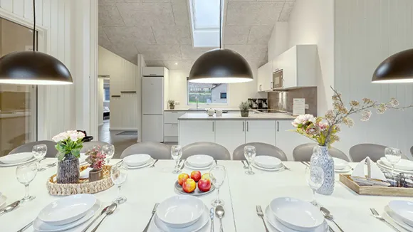Essbereich in Rostock Poolhaus