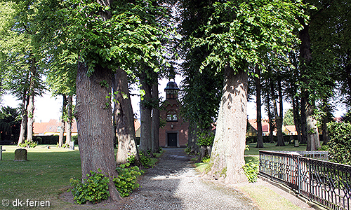 Friedhof an der Domkirche von Maribo