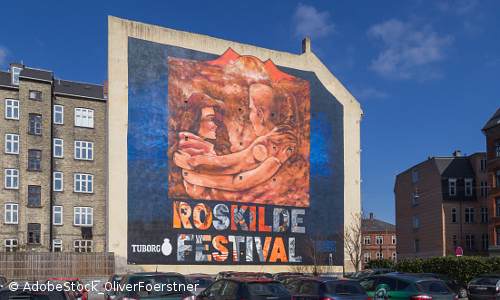 Werbung für das Roskilde Festival auf einer Häuserwand